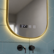 Konrad Miroir tactile LED avec système de désembuage, horloge et température, cadre doré brossé 50 x 80 cm, lumière froide neutre et chaude 3000 K/4000 K/6000 K.