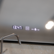 Miroir LED avec capteur MotionGlow Sofia avec fonction anti-buée Thermomètre Horloge 110x75 cm Lumière Chaude/Froide/Neutre Intensité Variable, Cadre Noir Brossé, Collection Marcello Funghi