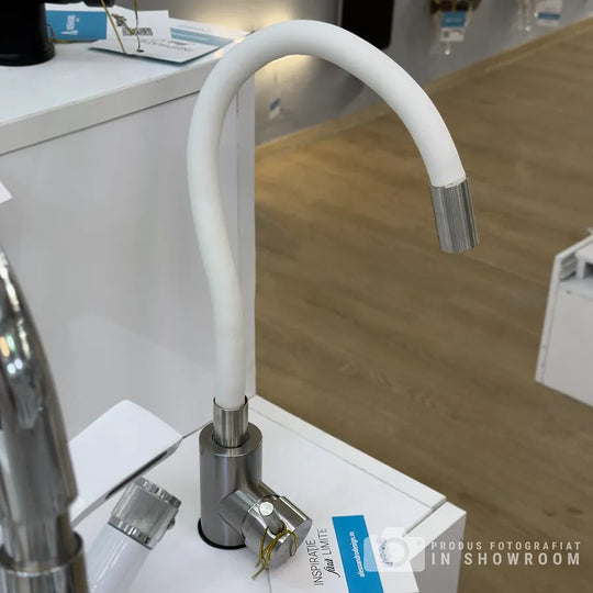 Robinet avec tuyau flexible, acier inoxydable SUS304, satiné et blanc, CF025WH Robinets de cuisine Titre par défaut Alessandro Design