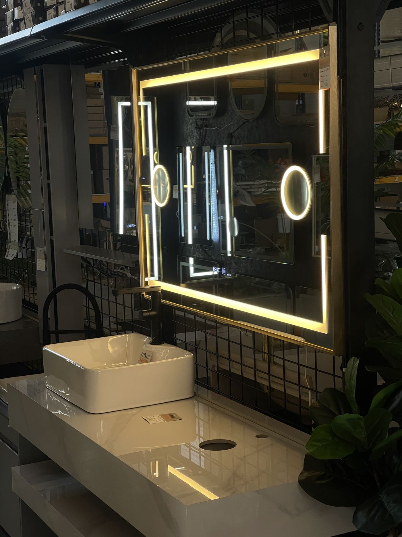 Miroirs LED et sanitaires dans le showroom Alessandro Design d’Afumați